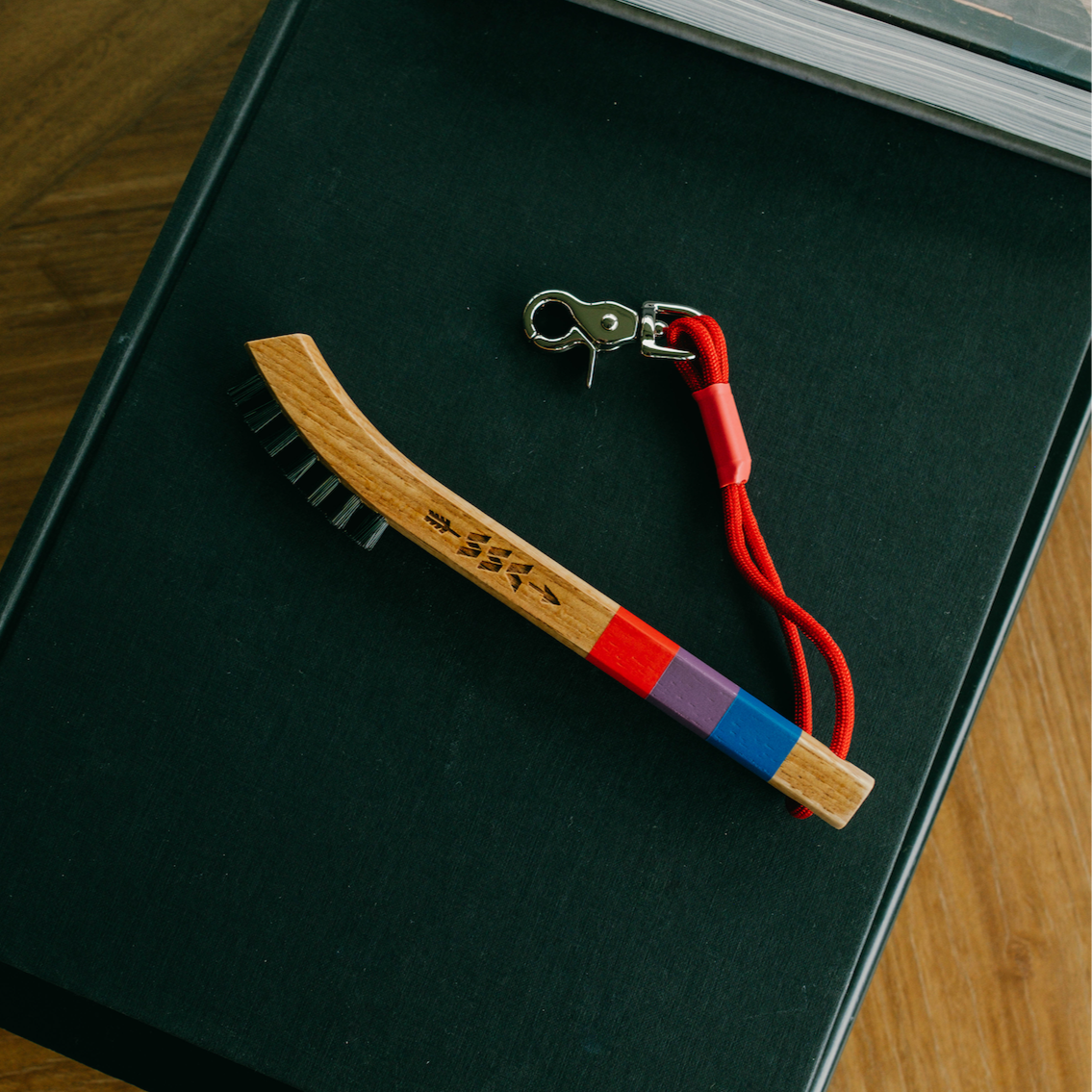 D&D Club Stripe Brush